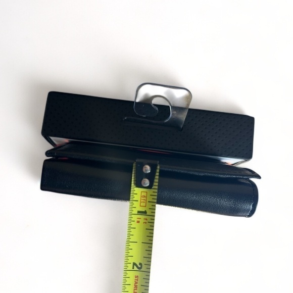 NWT Guess Mens Trifold Leather Wallet / Clear ID Slot, 7 card slot, cash pocket - Picture 13 of 14